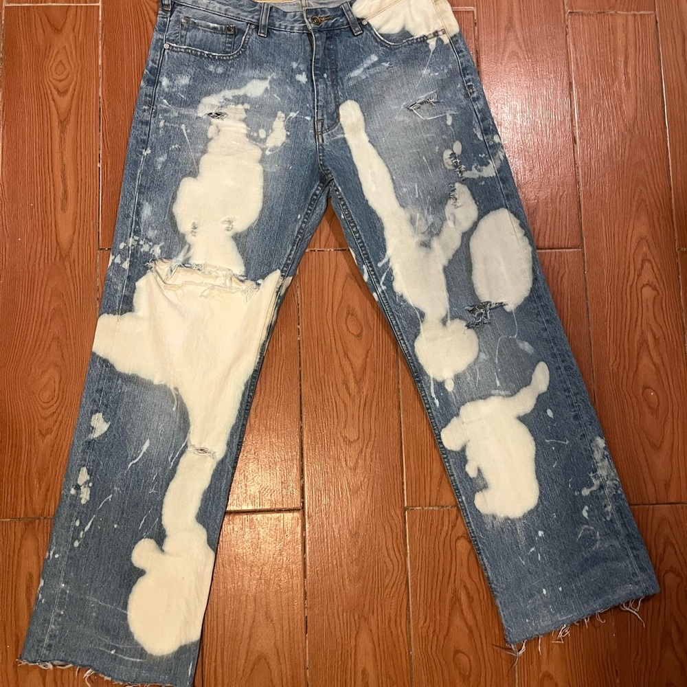 Men's Distressed Blue and White paint splatter Jeans